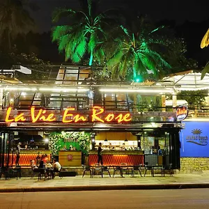 Lavie En Rose Coffee, Spa & Villas Hotel